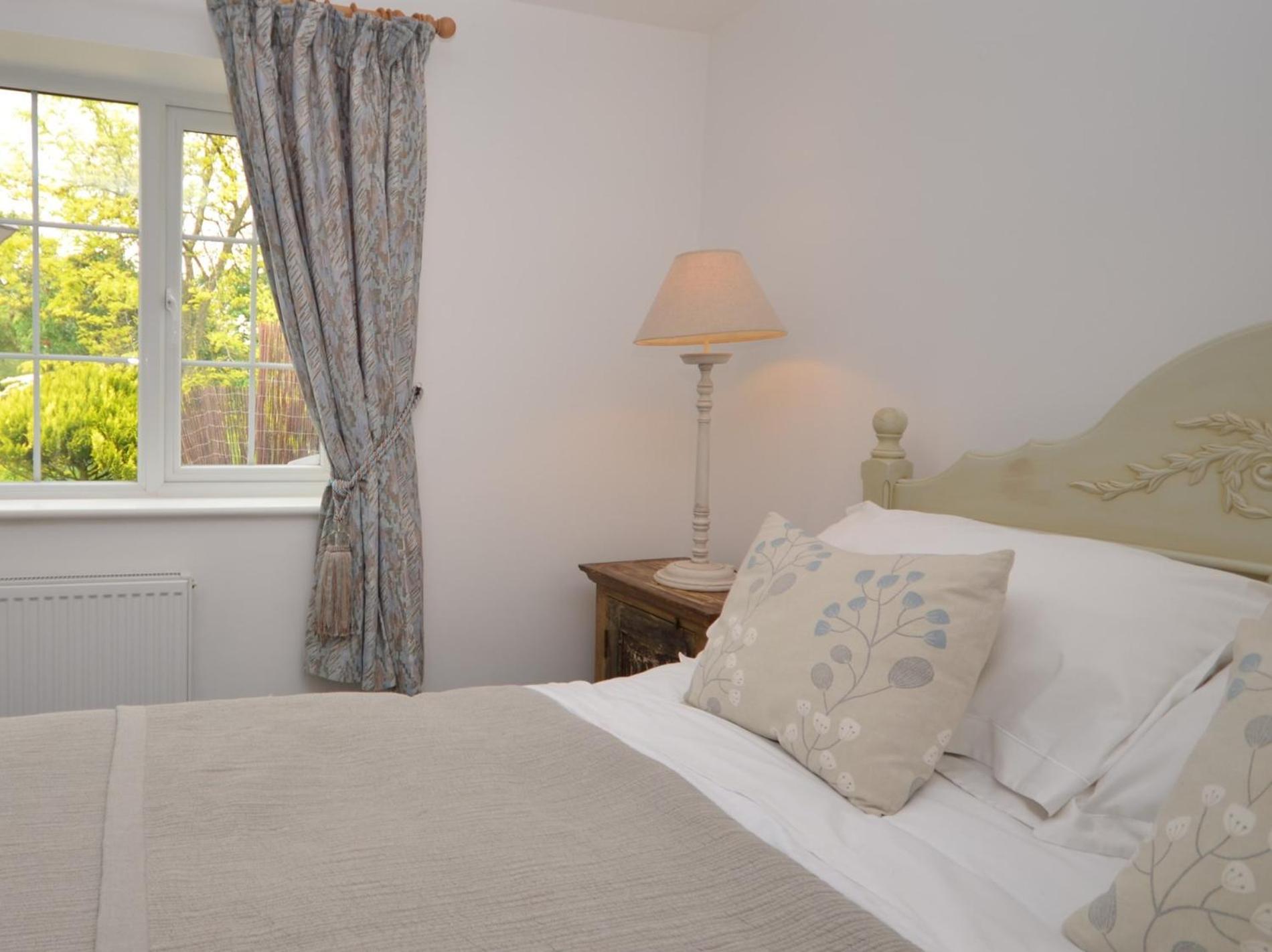 Вілла 1 Bed In Taunton 75135 Isle Brewers Екстер'єр фото